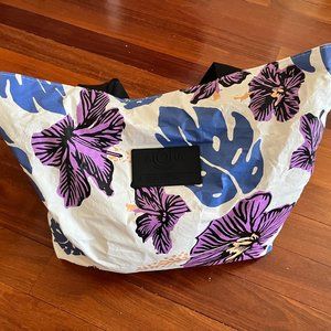 *Like New* Aloha Floral Day Tripper bag (zip top) discontinued print